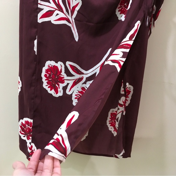 New Banana Republic Satin Ruched Midi Skirt Floral Red Burgundy Womens - Picture 5 of 7
